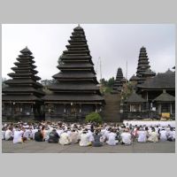 Indonesia, Mother temple Besakih, the largest Balinese Hindu temple in Indonesia, photo Davidelit, Wikipedia.jpg